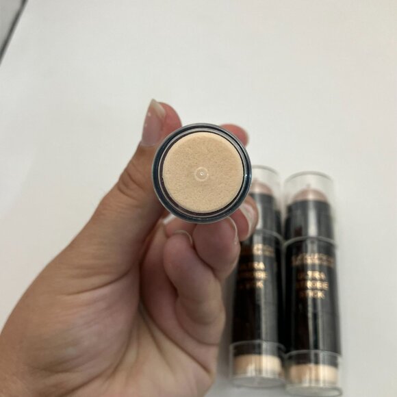 Makeup Revolution Ultra Strobe Stick Peach Lightening 0.2 LBS Pack of 3 Pieces - Picture 4 of 5